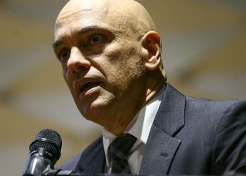 Moraes: “tentaram me dar um cartão vermelho, mas o VAR não permitiu”