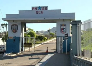 Mulher é agredida pelo marido e pede ajuda no Quartel da PM em Vitória