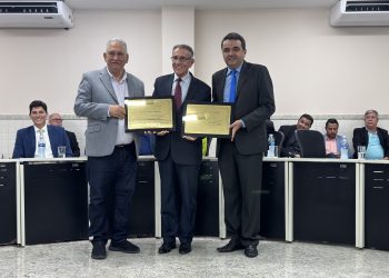 Desembargador Carlos Simões é Homenageado na Câmara Municipal de Barra de São Francisco