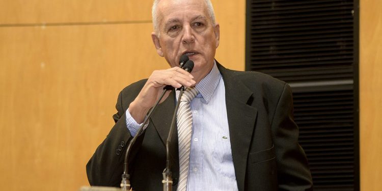 Deputado José Esmeraldo Destina R$ 19 Mil Para Aquisição de Colhedora de Forragens em Barra de São Francisco