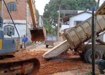 Prefeitura de Barra de São Francisco inicia reconstrução de ponte entre os bairros Campo Novo e Carabina