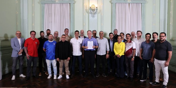 Governo do ES sanciona lei que garante repasse financeiro a clubes capixabas em competições nacionais