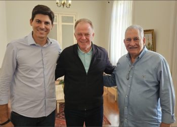 Prefeito Enivaldo dos Anjos revela planos para 2026 e deve renunciar ao cargo em abril