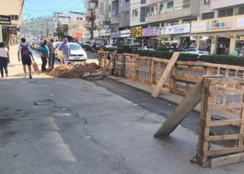 Obras do calçadão são retomadas na Avenida Jones dos Santos Neves em Barra de São Francisco