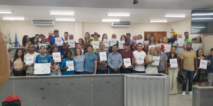 Prefeitura realiza primeira entrega de títulos de propriedade de 2026